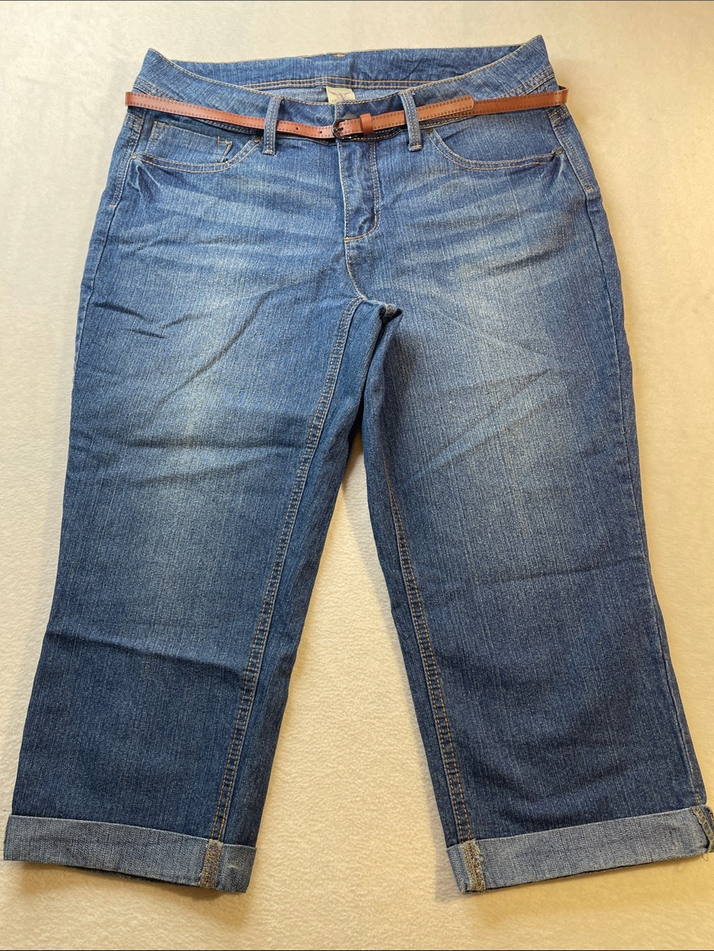 FADED GLORY SIZE 14 Women’s Mid Wash Blue CROPPED JEAN/CAPRI DENIM